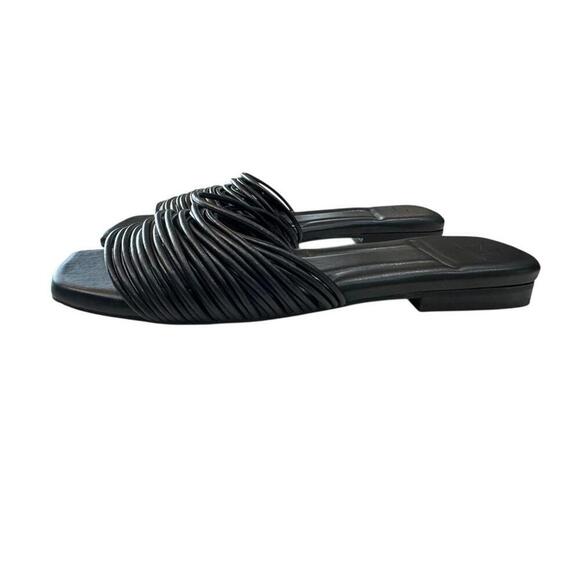 Marc Fisher Women's Maddie Flat Sandals Size 7 Black Slip On Casual Summer - Picture 1 of 5